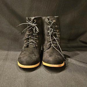 BU Collection Size 9 Black‎ Heeled Booties *